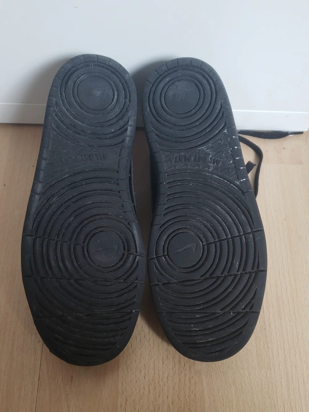 Nike Borough All Black Low Top Sneakers Size 5.5